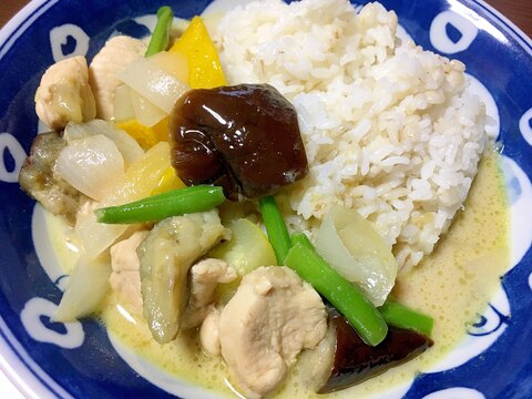 ズッキーニと茄子のグリーンカレー